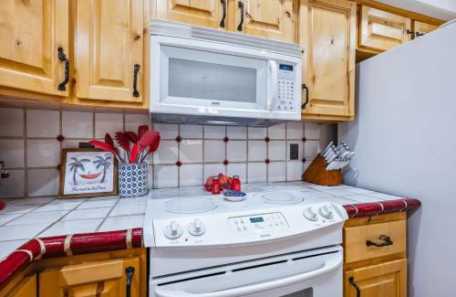 Havasu Foothill Estates House | NEW Santa Fe Style Pool Spa Near Yonder Park