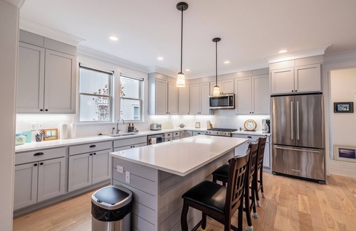 Pacific Beach House | *New* Seabrook's Ocean Breeze: 4 Bedrooms!