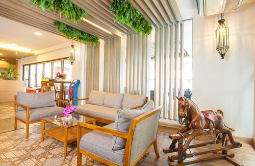 Chana Songkhram Hotel | New Siam Palace Ville