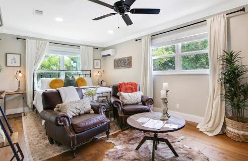 El Cid Apartment | New Studio Apartment w Kitchen - A