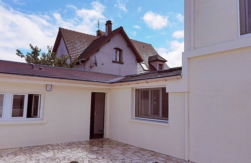 Villemomble Apartment | New studio with AC/free charging parking(NO.1)