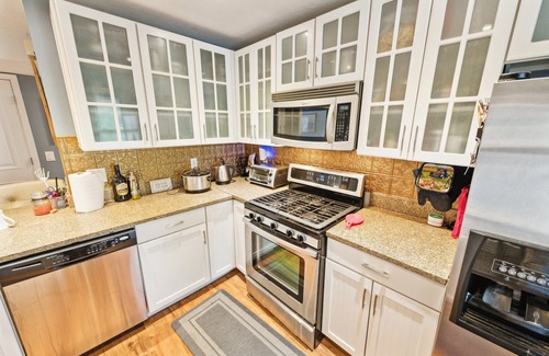 Notre Dame Condo | NEW! Stylish Notre Dame Condo | Sleeps 6