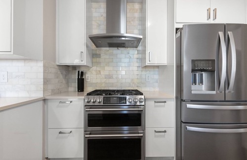 New Suburb Beautiful House | NEW! Sunset Serenity | South Tampa Home with Pool