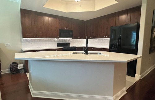 Royal Harbor Condo | NEW TO VRBO: Bright and Meticulous Condo in Beautiful Naples Bay Resort