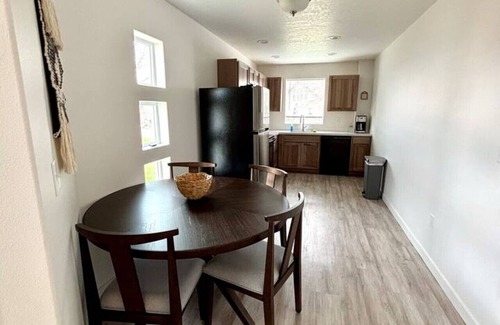Umatilla House | New Townhouse Near Highway