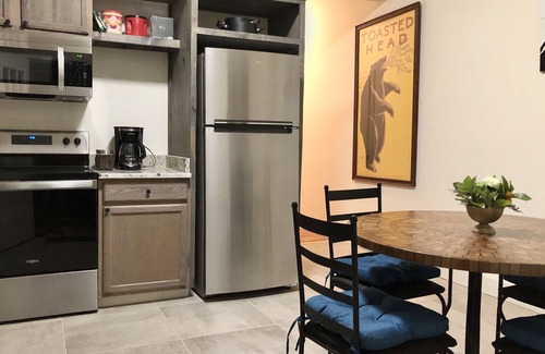 Hot Springs House | NEW! Ultimate Downtown Retreat! Brand New Furnishings!