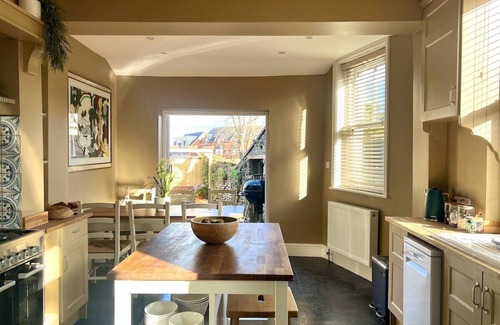 Frome House | NEW Victorian Residence - sleeps 12