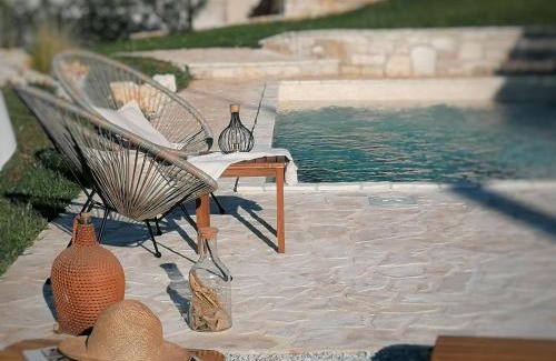 Tinjan House | NEW!Villa D'Vita on huge fenced property