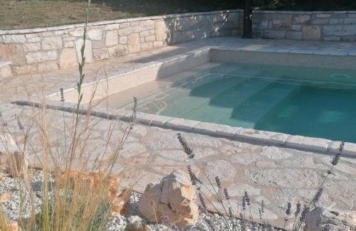 Tinjan House | NEW!Villa D'Vita on huge fenced property