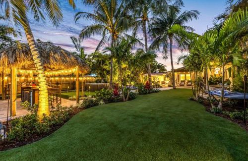 Poinsettia Heights House | New Waterfront Oasis Mins Beach, Eats, Shop