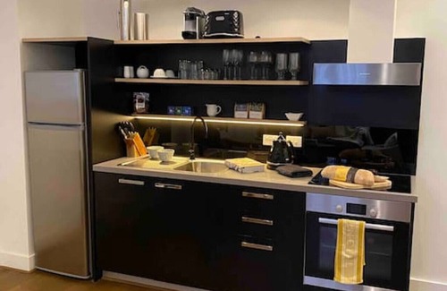 Geelong Apartment | New York on Moorabool ~ FreeWi-Fi