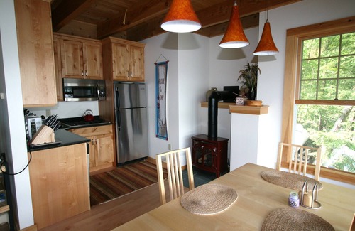 Poultney Cottage | Newer One bedroom cottage at water's edge on Lake St. Catherine with kayaks