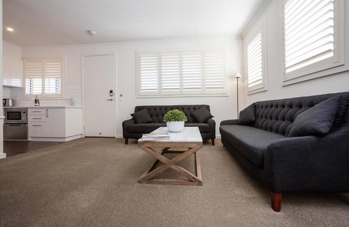 Ballarat Hotel | Newington Apartments