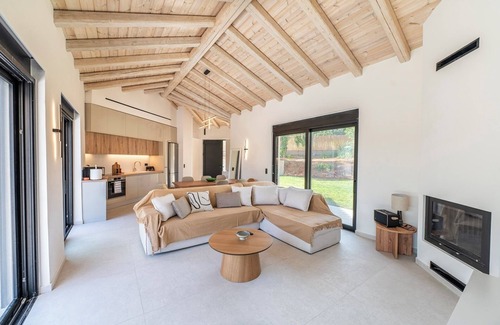 Limni Villa | Newly build (2024) Modern Villa 15 min from Corfu Town, with heated pool