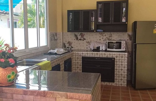 Rayong House | Newly built guest house directly at the pool