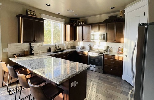 Bellemont House | Newly built home near downtown Flagstaff, sleeps 8, large backyard and amenities