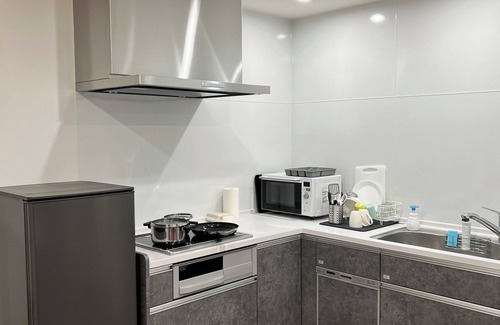 Nishi House | Newly built [KAARA] 3 minutes from the station, near by USJ, Namba, and Umeda!