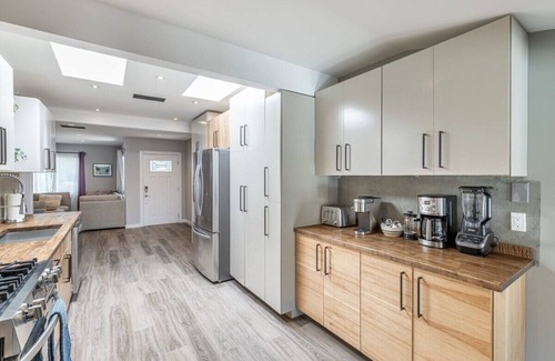 Encino House | *Newly Built* w/HTD Pool, Cabana, BBQ