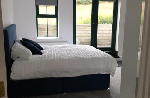 Derry House | Newly Furnished 5-bedroom House Rosscarbery/Glandore