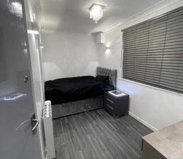 Trimley Apartment | Newly refurbished modern 2 bedroom flat