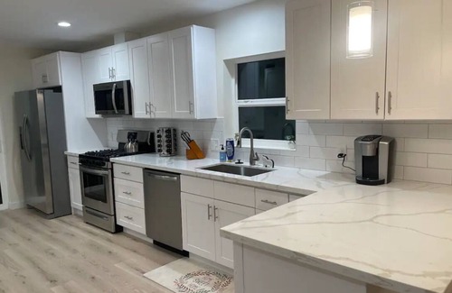 West Hills House | NEWLY REMODELED Cozy Bremerton Bungalow! Fenced Pet-Friendly Yard!