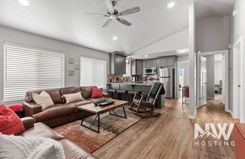 Coeur d'Alene House | Newly Remodeled Home Across from Golf Course—On Centennial Trail, Near Elke Point Wedding Venue