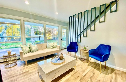 Levittown House | Newly Renovated 4 Bedroom, 2 bathroom house