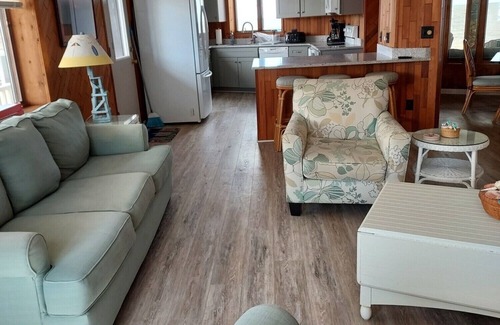 Prime Hook Beach House | Newly renovated 4BR Primehook beachfront house with amazing front porch!