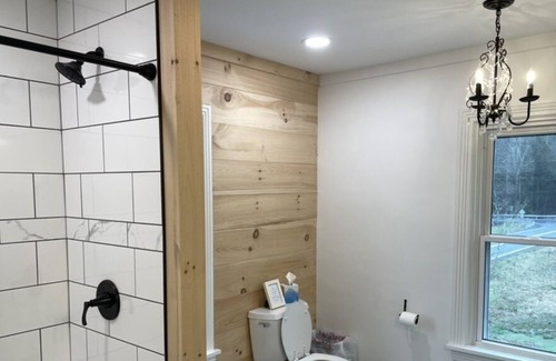 Newport House | Newly renovated Farmhouse near Little Buffalo State Park