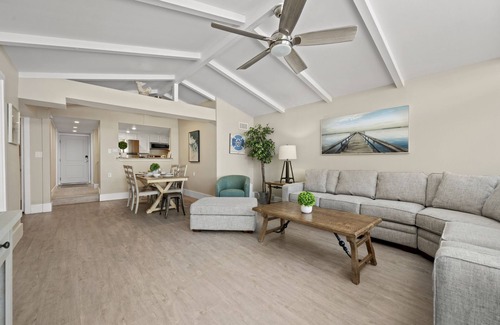 Siesta Key House | Newly Renovated Large 4BR w/Pool - Walk to Gated beach