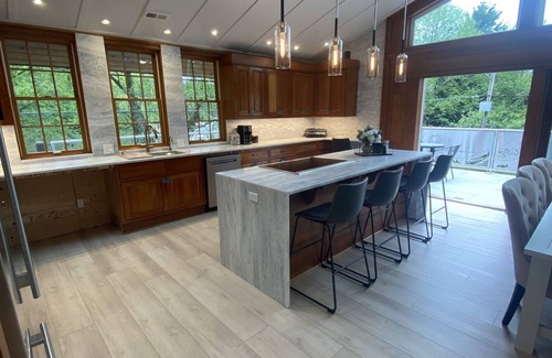 Cannon Beach House | Newly Renovated! Private hot-tub with easy beach access, 5 min walk to town!