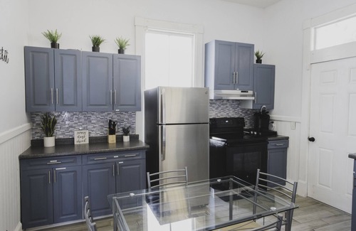 Metropolitan House | Newly Renovated Victorian Home in Downtown SAV