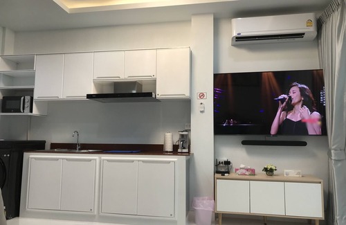 Ratchadaphisek House | Newly Townhouse in Huai Khwang W/4 King Beds