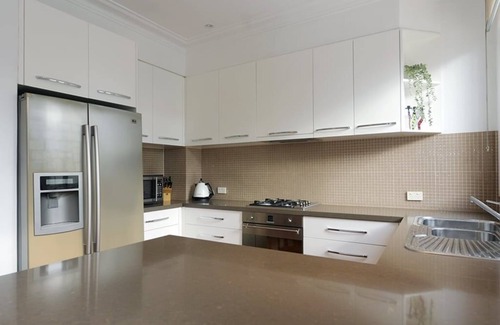 Newtown House | Newtown vibes with pool & parking