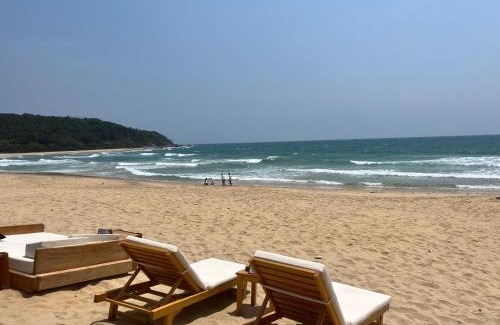 Wanning Hostel | Next Door后门背包客青旅