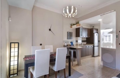 Las Palmas de Gran Canaria Apartment | NEXT TO LAS CANTERAS BEACH! Lovely and spacious apt. 80 m2 well located