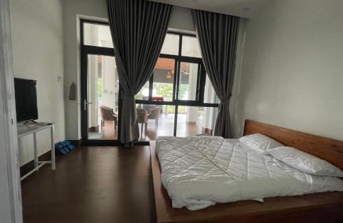 Chau Duc Hotel | Nhà Bên Đồi - The Hill House