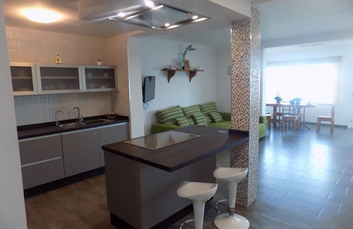 Galdar House | Nice and comfortable Casa Avenida del Agujero, right on the beach