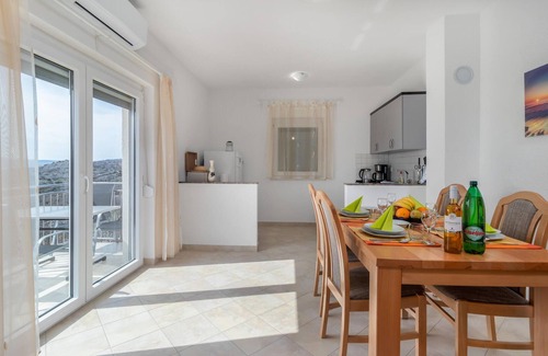 Cesarica Apartment | Nice apartment in Ribarica - Karlobag