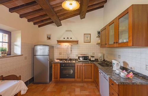 Popoltaio-Schiacciato Villa | Nice apartment in villa for 8 people with pool, A/C, WIFI, TV and patio