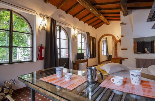Barga Apartment | Nice apartment for 2 guests with private pool, TV, patio and pets allowed