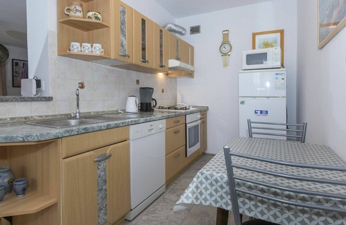 Labin Apartment | Nice apartment for 4 guests with WIFI, A/C, private pool, TV, terrace and parking