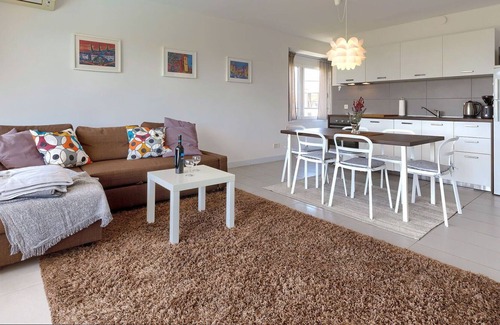 Zambratija Apartment | Nice apartment for 4 people with WIFI, A/C, pool, TV, terrace and parking