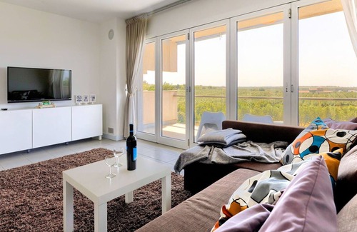 Zambratija Apartment | Nice apartment for 4 people with WIFI, A/C, pool, TV, terrace and parking