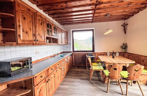 Magdalensberg Apartment | Nice apartment for 6 people with WIFI, pool, TV, patio, panoramic view and parking