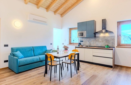 Verceia Apartment | Nice apartment for 6 guests with WIFI, A/C, TV and terrace