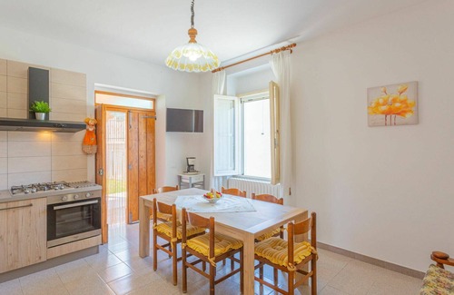 Collecorvino Apartment | Nice apartment for 6 people with private pool, WIFI, A/C, TV, patio and pets allowed