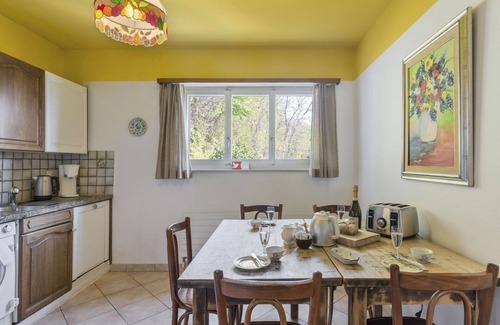 Riazzino Apartment | Nice apartment for 8 people with WIFI, patio, pets allowed and panoramic view