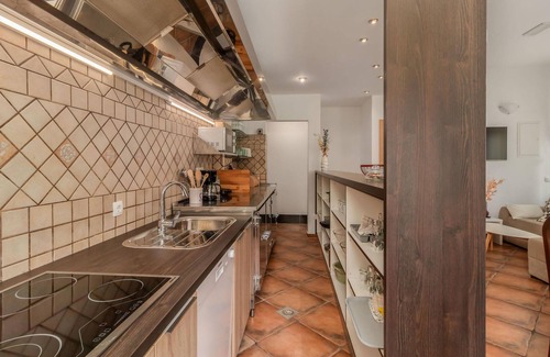 Jadranovo Apartment | Nice apartment in Jadranovo with WiFi