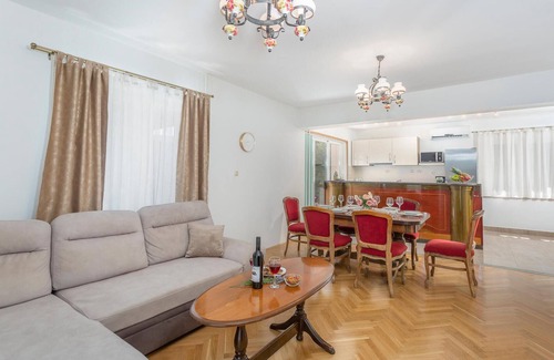 Milcetici Apartment | Nice apartment in Malinska with WiFi